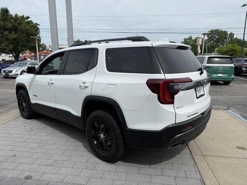 2023 GMC Acadia AWD AT4