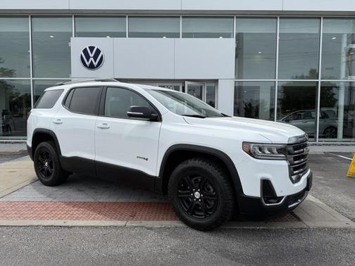 2023 GMC Acadia AWD AT4