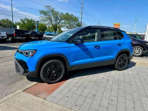 Blue 2026 Volkswagen Taos 1.5T SE Black