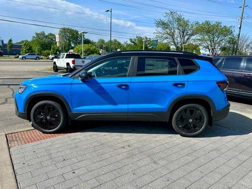 Blue 2026 Volkswagen Taos 1.5T SE Black