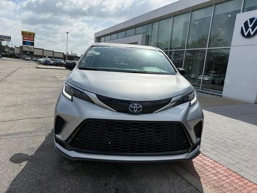 Gray 2024 Toyota Sienna XSE