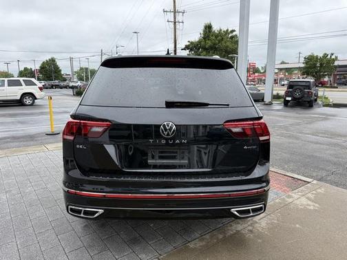 2022 Volkswagen Tiguan 2.0T SEL R-Line 4MOTION