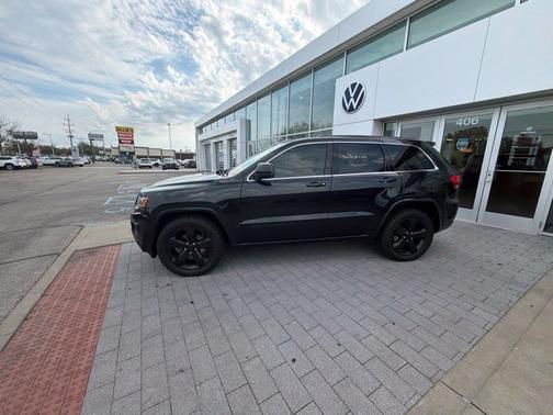 Brilliant Black Crystal Pearlcoat 2015 Jeep Grand Cherokee Altitude