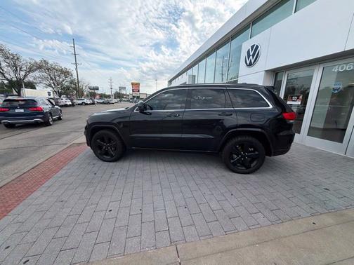 Brilliant Black Crystal Pearlcoat 2015 Jeep Grand Cherokee Altitude