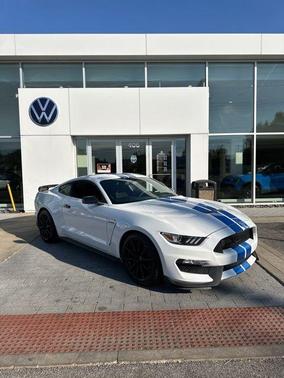 Oxford White 2017 Ford Shelby GT350 Base