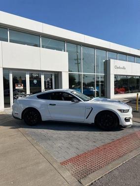 Oxford White 2017 Ford Shelby GT350 Base