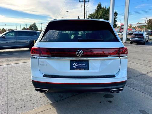 Pure White 2024 Volkswagen Atlas 2.0T SE