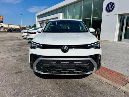 White 2026 Volkswagen Taos 1.5T SE