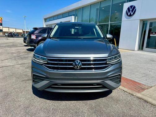 Platinum Gray Metallic 2024 Volkswagen Tiguan 2.0T Wolfsburg Edition