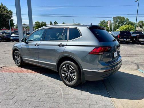 Platinum Gray Metallic 2024 Volkswagen Tiguan 2.0T Wolfsburg Edition