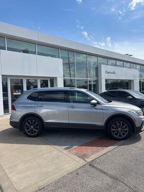 Pyrite Silver Metallic 2022 Volkswagen Tiguan 2.0T SE