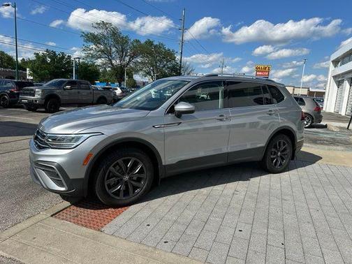 Pyrite Silver Metallic 2022 Volkswagen Tiguan 2.0T SE