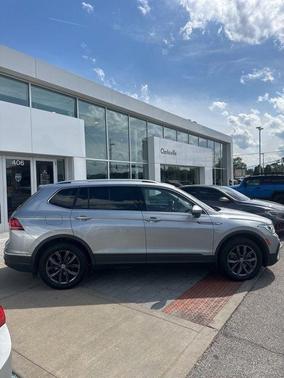 Pyrite Silver Metallic 2022 Volkswagen Tiguan 2.0T SE