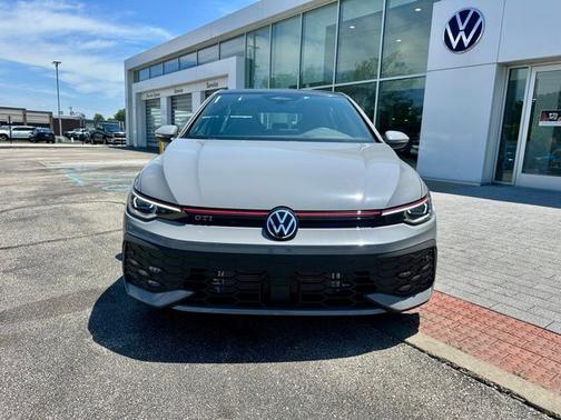 Moonstone 2026 Volkswagen Golf GTI 2.0T SE
