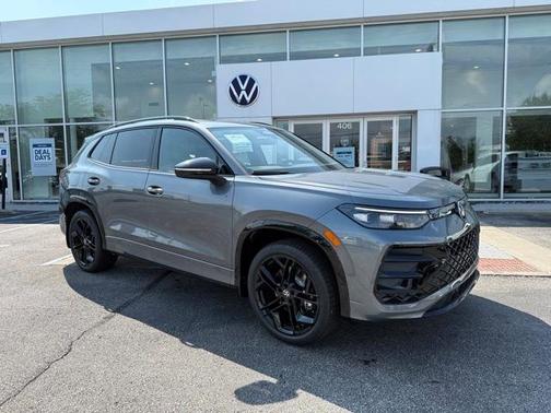 2025 Volkswagen Tiguan 2.0T SE R-Line Black