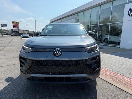 2025 Volkswagen Tiguan 2.0T SE R-Line Black