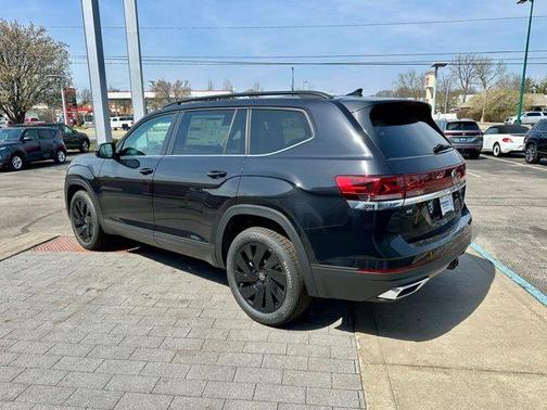 Black 2026 Volkswagen Atlas 2.0T SE W/TECHNOLOGY