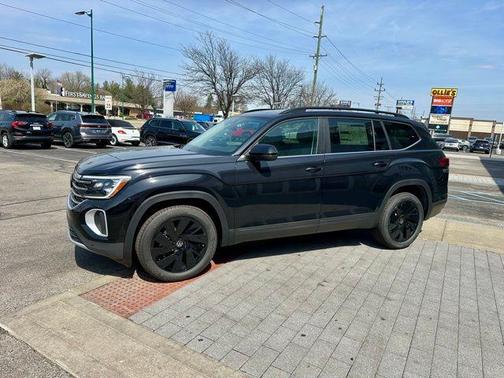 Black 2026 Volkswagen Atlas 2.0T SE W/TECHNOLOGY