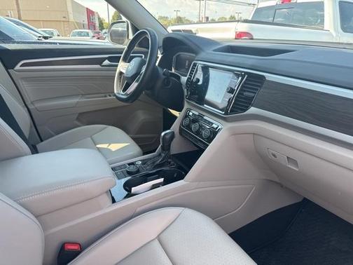2022 Volkswagen Atlas 3.6L SE w/Technology