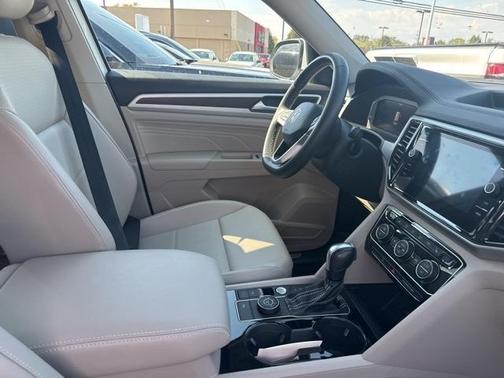 2022 Volkswagen Atlas 3.6L SE w/Technology