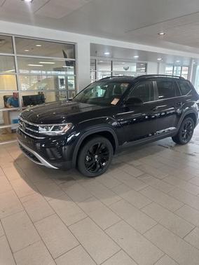 2022 Volkswagen Atlas 3.6L SE w/Technology