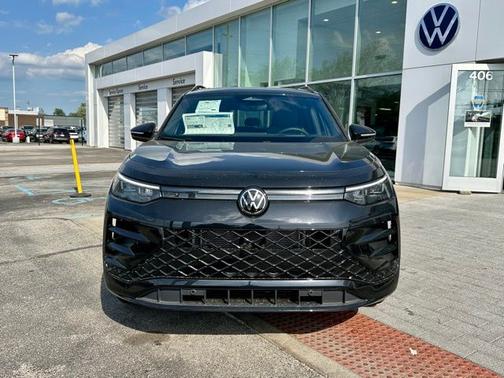 Black 2026 Volkswagen Tiguan 2.0T SE R-Line Black