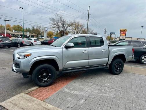 2022 Toyota Tacoma SR