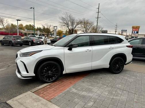 2023 Toyota Highlander XSE