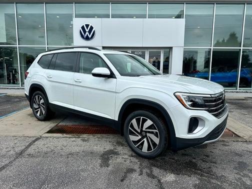 White Pearl 2026 Volkswagen Atlas 2.0T SE w/Technology