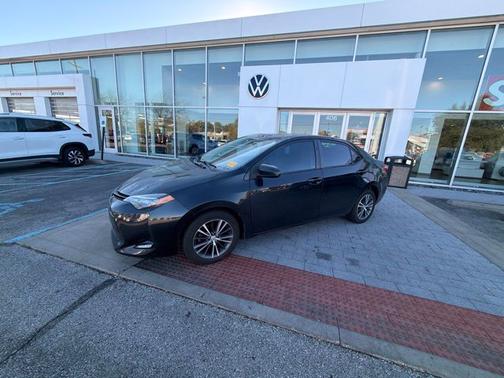 Black Sand Pearl 2017 Toyota Corolla LE