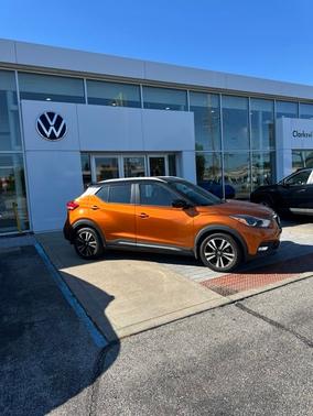 Super Black 2019 Nissan Kicks SR