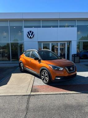 Super Black 2019 Nissan Kicks SR