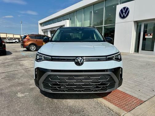 Gray 2026 Volkswagen Taos 1.5T SE Black