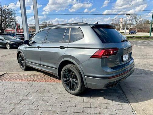 2022 Volkswagen Tiguan 2.0T SE R-Line Black