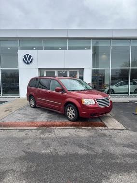 2010 Chrysler Town & Country Touring