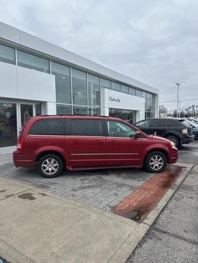2010 Chrysler Town & Country Touring