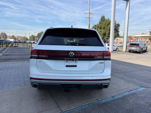 Opal White 2026 Volkswagen Atlas Peak Edition
