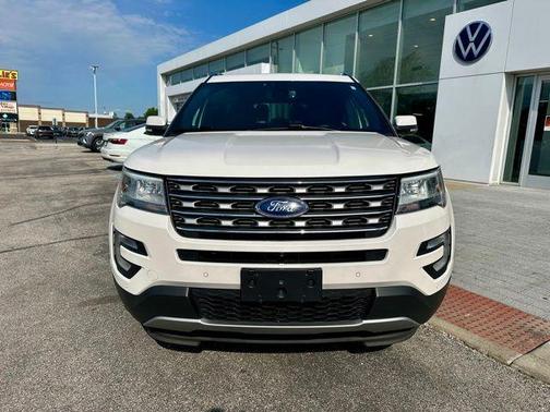 White 2017 Ford Explorer Limited