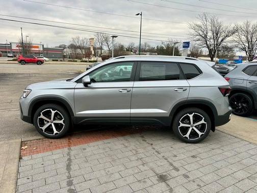 2026 Volkswagen Taos 1.5T SEL