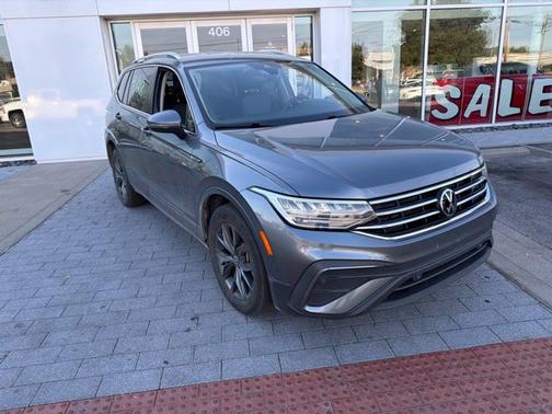 Platinum Gray Metallic 2024 Volkswagen Tiguan 2.0T SE