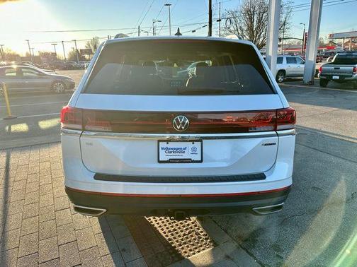 Opal White Pearl 2026 Volkswagen Atlas 2.0T SE W/TECHNOLOGY