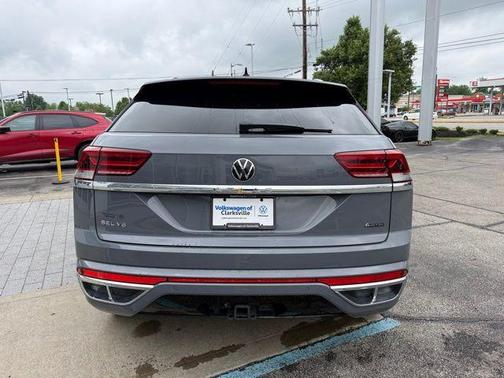 Pure Gray 2023 Volkswagen Atlas Cross Sport 3.6L V6 SEL Premium R-Line