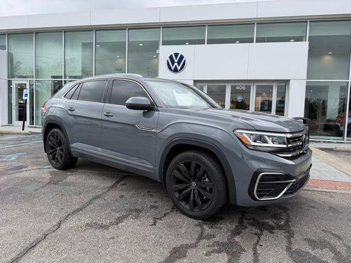 Pure Gray 2023 Volkswagen Atlas Cross Sport 3.6L V6 SEL Premium R-Line