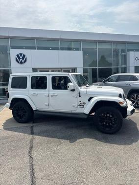 Bright White Clearcoat 2021 Jeep Wrangler Unlimited Sahara High Altitude