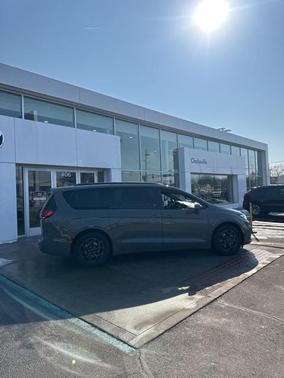 2021 Chrysler Pacifica Hybrid Limited