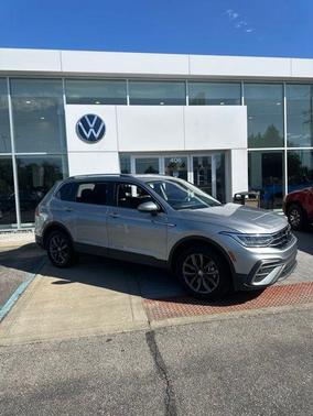 Pyrite Silver Metallic 2023 Volkswagen Tiguan 2.0T SE