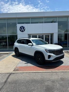 White 2024 Volkswagen Atlas 2.0T SE w/Technology
