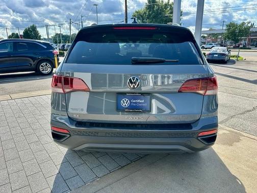 Deep Black 2024 Volkswagen Taos 1.5T SE Black