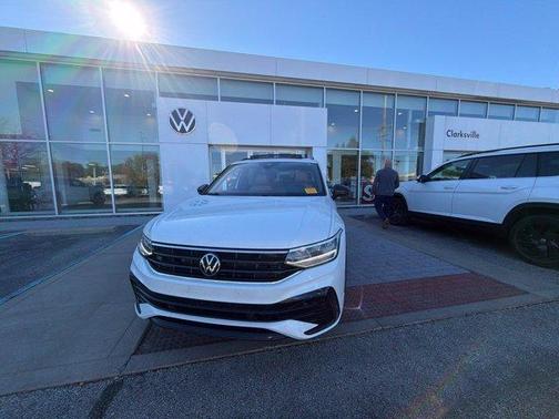 Opal White 2024 Volkswagen Tiguan 2.0T SE R-Line Black