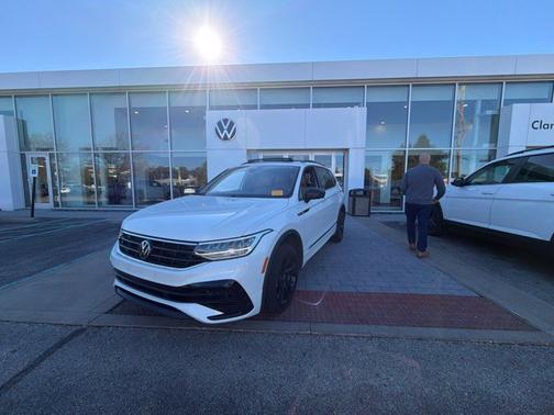 Opal White 2024 Volkswagen Tiguan 2.0T SE R-Line Black